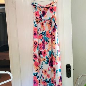 Colorful, strapless, maxi dress  Pockets!